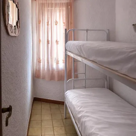 - Paradisiacal Beaches And Services * San Teodoro (Sardinia)